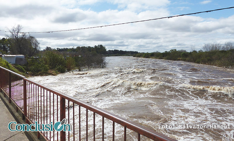Siguen cortadas por el agua cinco rutas del sur de la provincia de Santa Fe