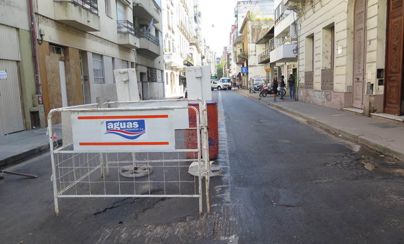 Se hundió el pavimento: tránsito cortado en Laprida al 1000