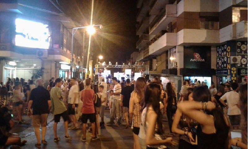 Una multitud se convocó y disfrutó de la «Hora de San Nicolás»