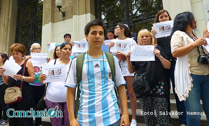 «No vamos a parar hasta que el presidente nos atienda», dijo el papá de Aquiles