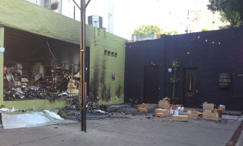 Incendio en la reconocida vinoteca Cataluñya durante la madrugada