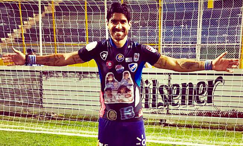Loco Abreu le dio el título salvadoreño a Santa Tecla