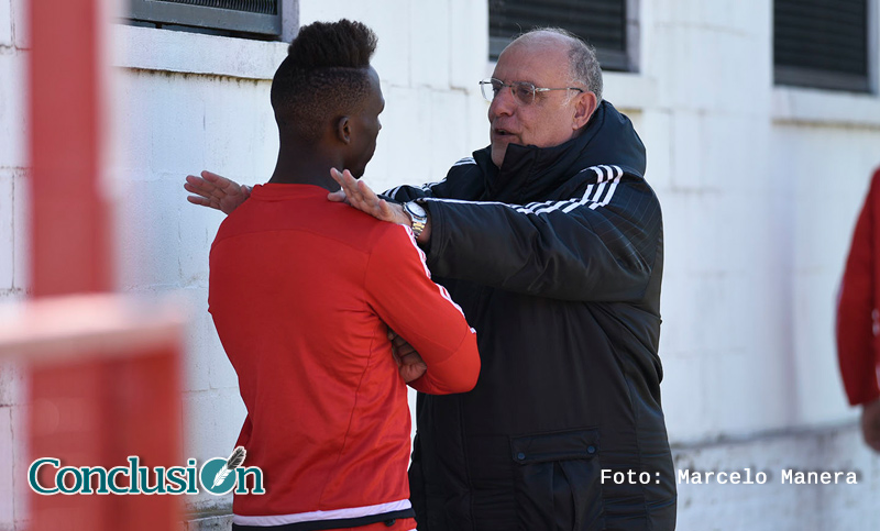 Advíncula reclama deuda a Newell’s, que podría ser inhibido del mercado