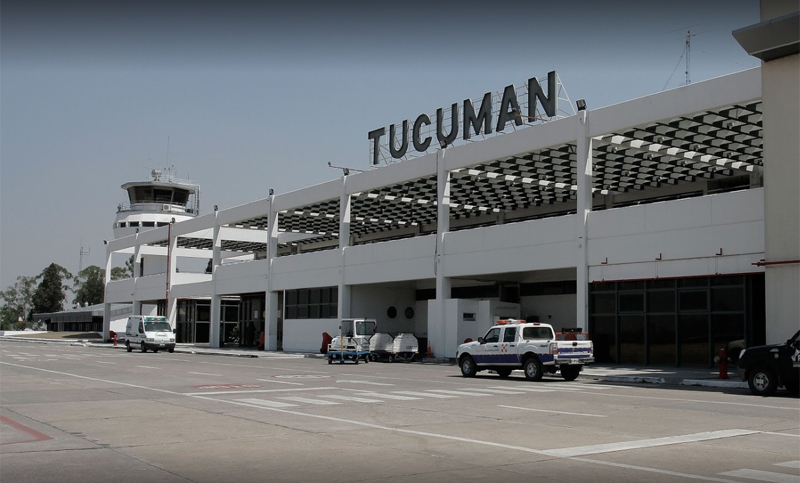 Evacúan aeropuerto de Tucumán por amenaza de bomba