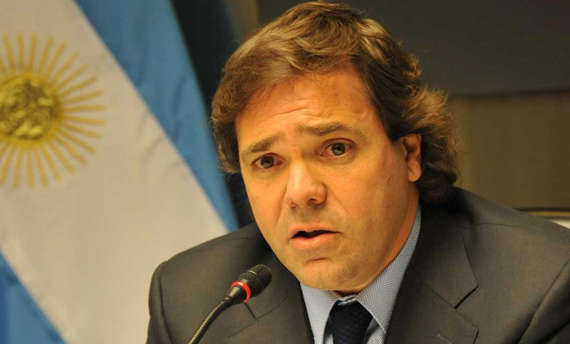 Prohibieron la salida del país a Alberto Pérez