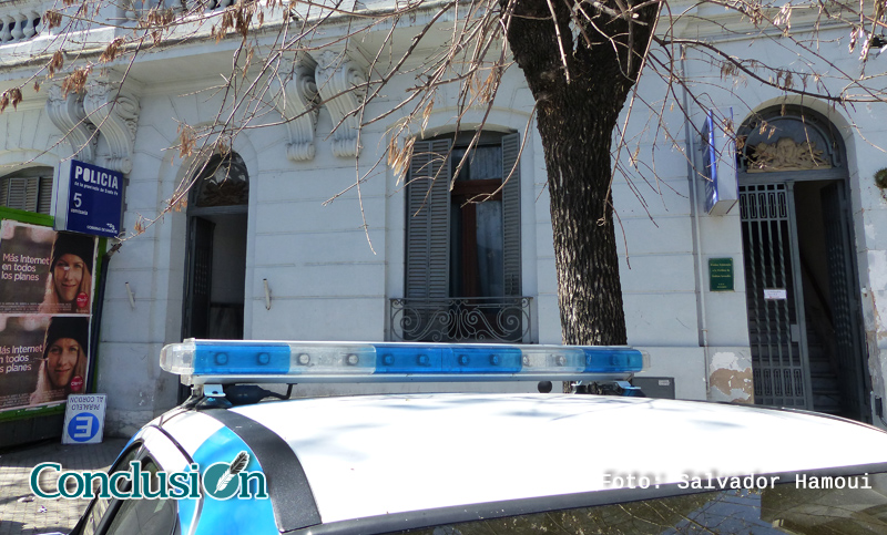 Violenta entradera: familia quedó a merced de dos delincuentes armados