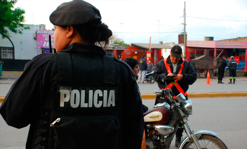 Controles policiales: operativos en diferentes puntos de la ciudad