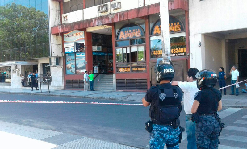Tensión en Corrientes: hombre tomó rehenes en una agencia de remises