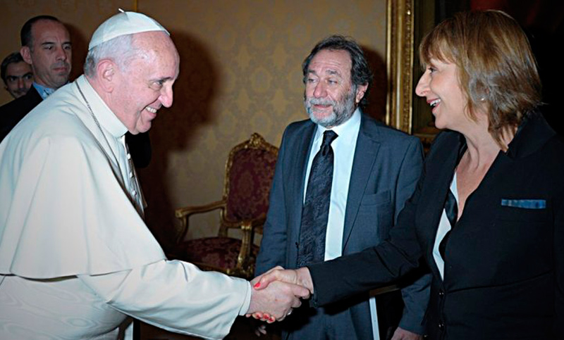 Gils Carbó visitó al Papa en el Vaticano y le presentó un proyecto