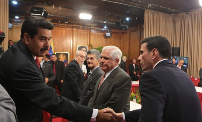 Diálogo en Venezuela pende de un hilo