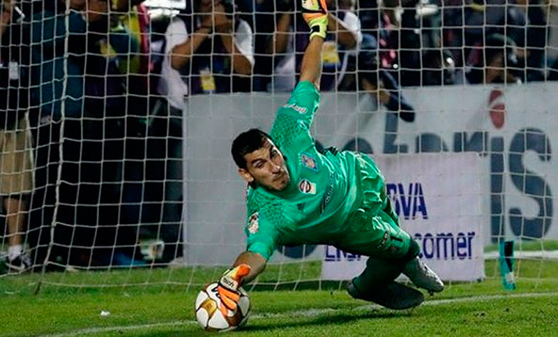 Patón Guzmán se agigantó en los penales y Tigres grita campeón