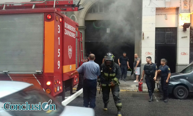 Se incendió un auto en Corrientes al 300