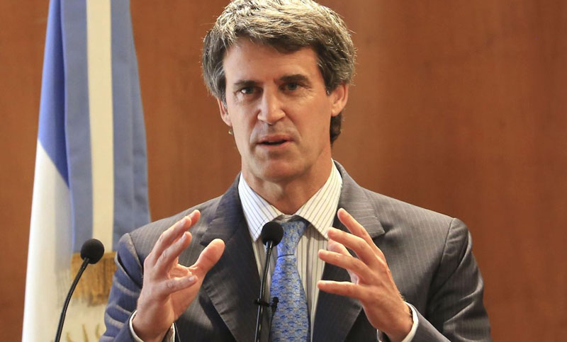 Cruje la primera línea del gobierno: se fue Alfonso Prat Gay