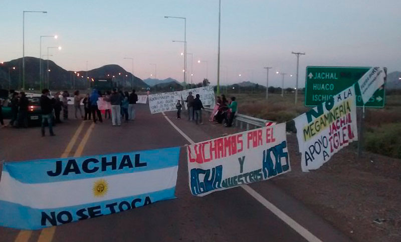 San Juan: tras violenta represión detuvieron a 25 ambientalistas