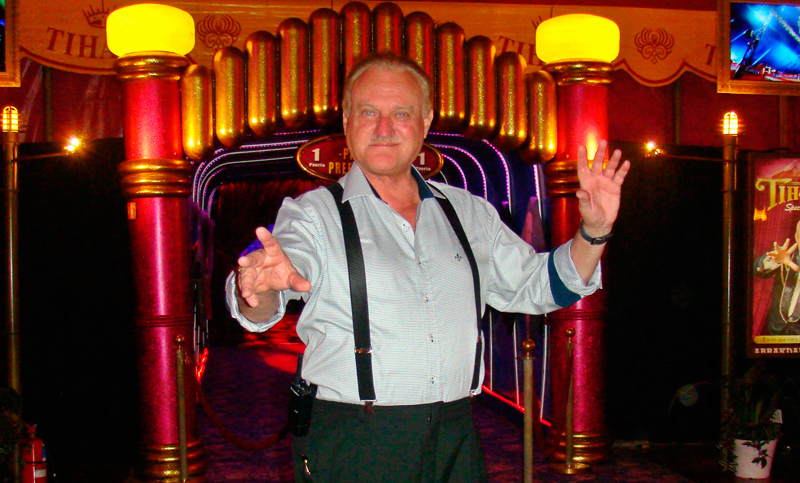 Richard Massone: la magia de un rosarino que recorre el mundo con el circo Tihany