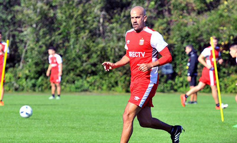 El presidente Verón regresa al fútbol en el club de sus amores