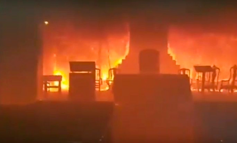 Imágenes del incendio que destrozó la catedral de San Nicolás