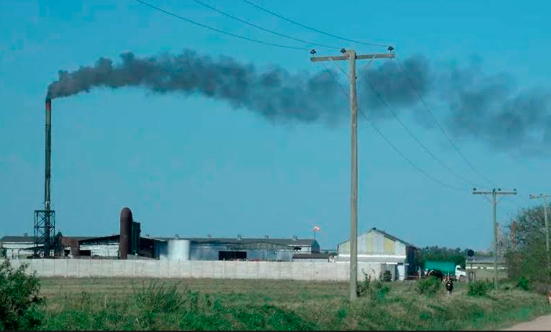Vecinos de diferentes regiones en asamblea por contaminación ambiental