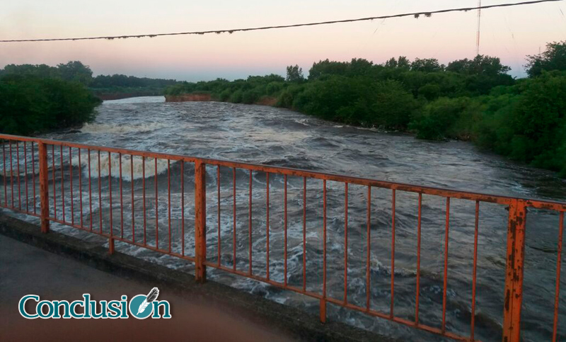 Crecida del Saladillo: evalúan cortar puente que une Rosario con V.G.Gálvez