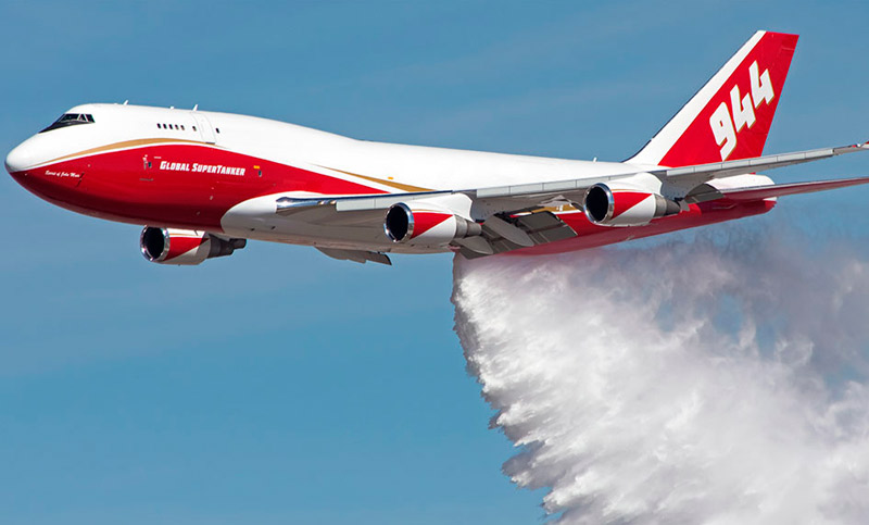 Llega a Chile el SuperTanker, el avión antiincendios más grande del mundo