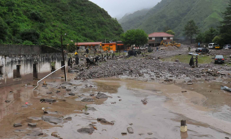 Fuerte alud en Jujuy provoca dos muertos y varios heridos tras crecida del río