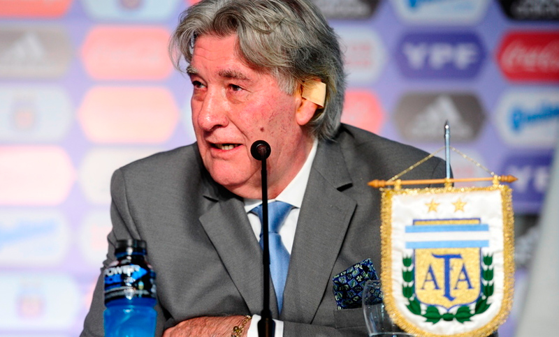 «La solución no es parar el fútbol», le contestó Armando Pérez a Angelici