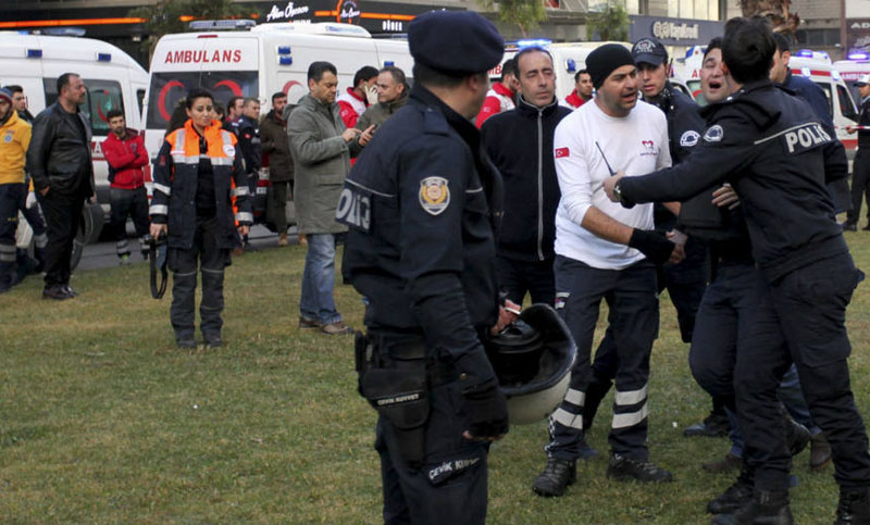 Arrestan a 18 personas por presuntos vínculos con el atentado en Turquía