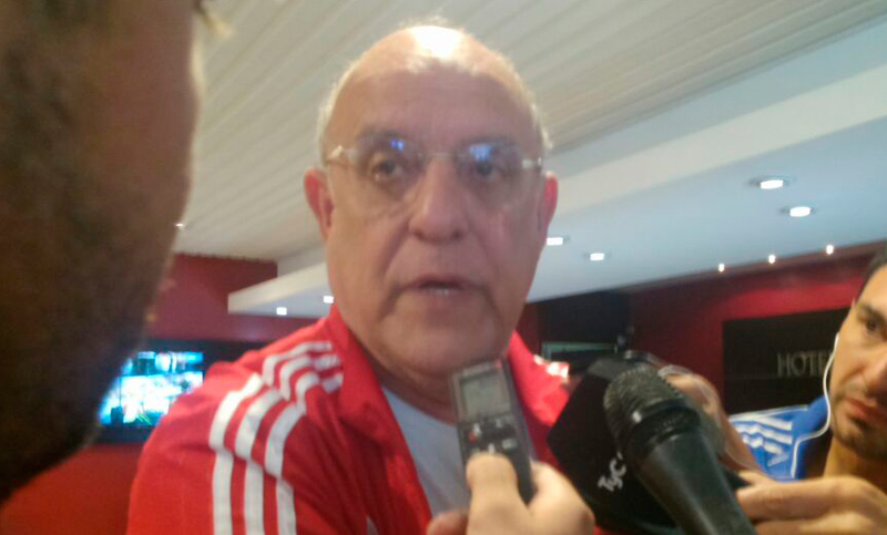 Fumaron la pipa de la paz: acuerdo entre el plantel y la dirigencia por deuda salarial