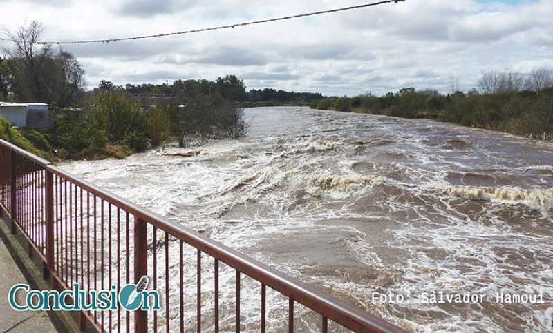 El fuerte temporal dejó varias rutas anegadas en el sur provincial