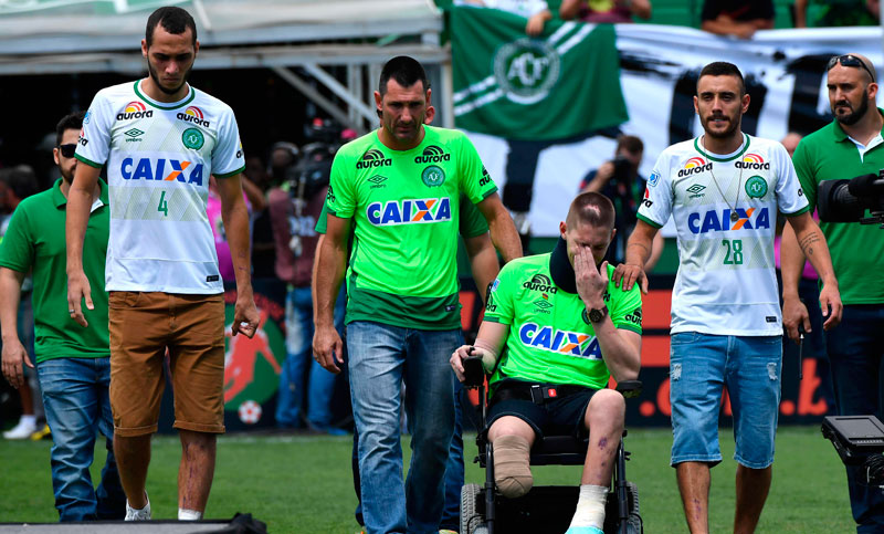 Chapecoense: los tres sobrevivientes levantaron la Copa Sudamericana