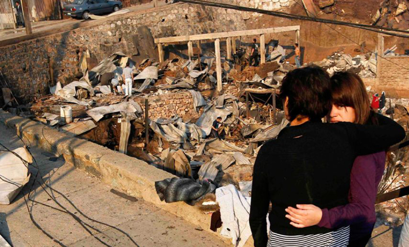 Chile: lograron controlar el incendio en Valparaíso