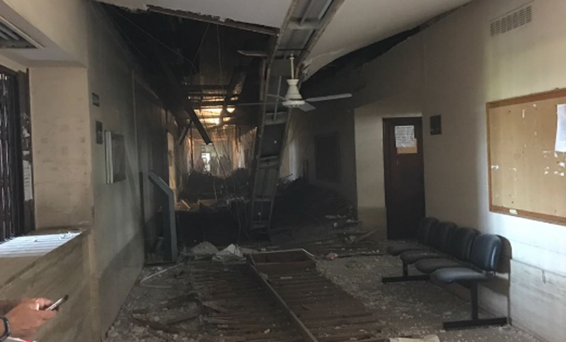 Derrumbe en Tribunales: se vino abajo un techo del segundo piso