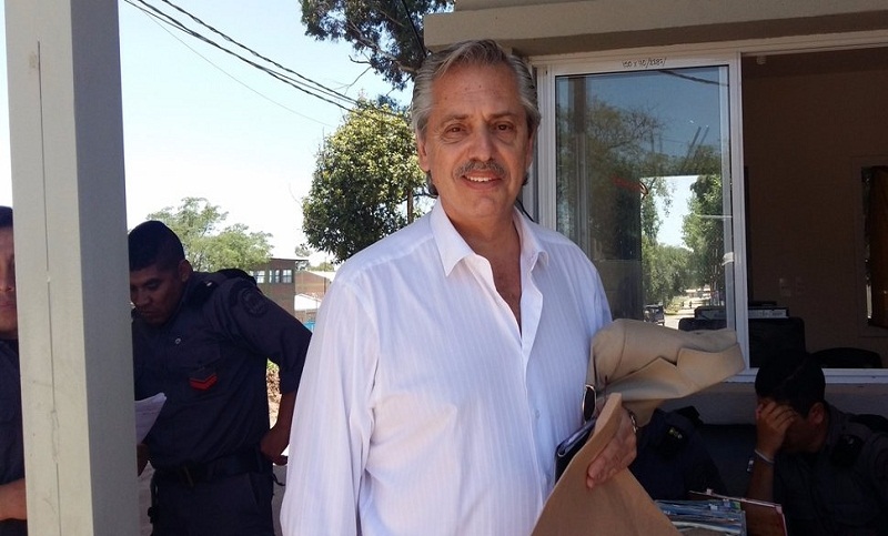 Alberto Fernández visitó a Milagro Sala y afirmó que su detención «es arbitraria»