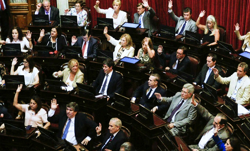 El Frente para la Victoria pondrá en juego quince bancas del Senado en las elecciones