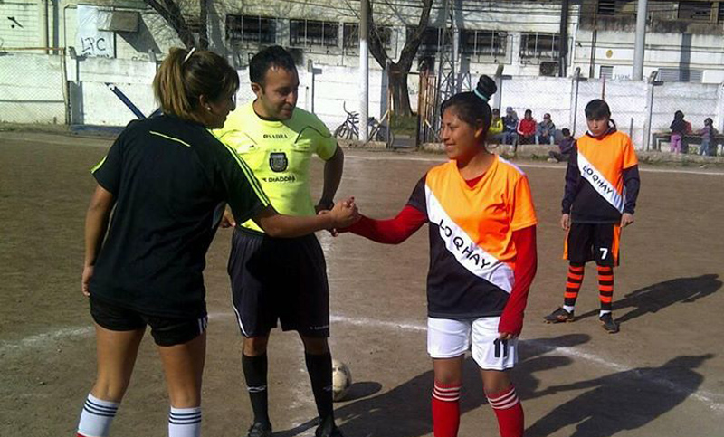 En los barrios el fútbol dejó de ser sólo patrimonio de hombres