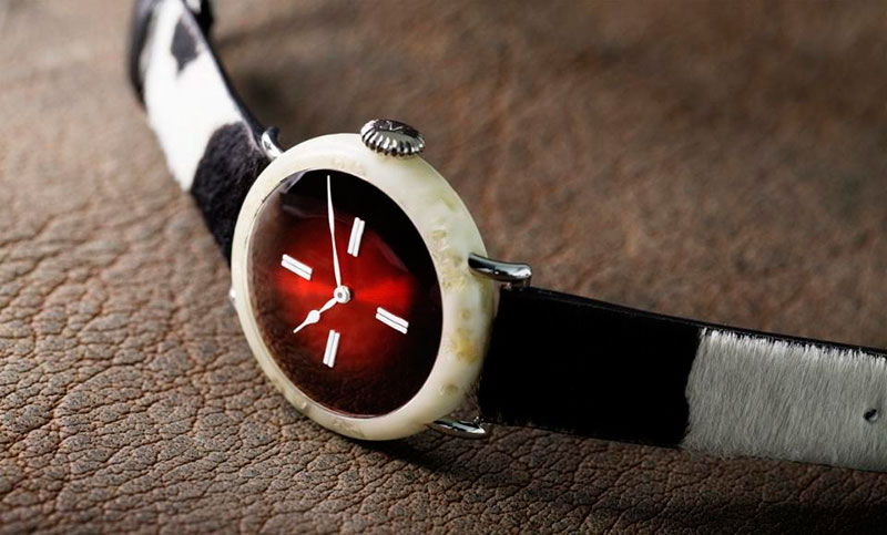 Un relojero suizo crea un reloj de queso