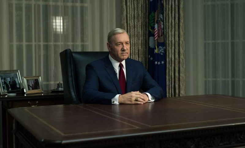 «House of cards» anunció su regreso en el día de la asunción de Trump