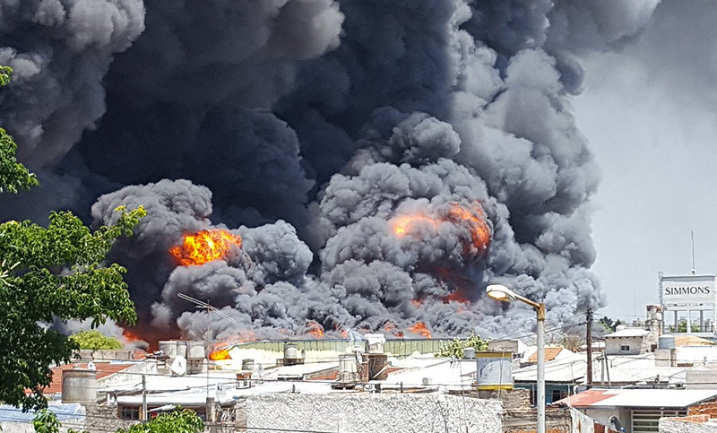 Se incendió una fábrica de colchones en Avellaneda