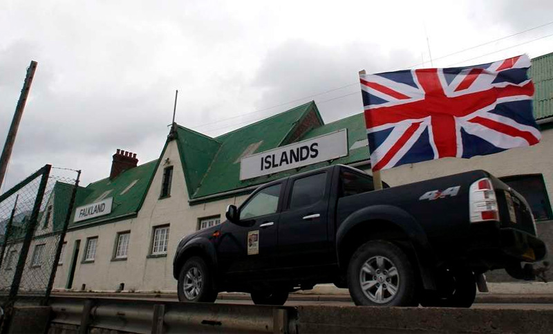 Kelpers piden a Trump que levante un muro en las Malvinas contra Argentina