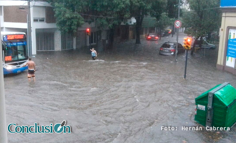 Diluvio en Rosario, las imágenes de una ciudad anegada