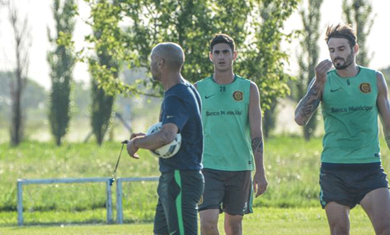 Central: Montero dirigió la práctica en Funes y esperan volver a Arroyo Seco