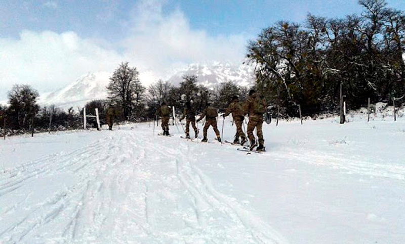 Neuquén: un militar murió y otro está grave tras desprendimiento de rocas