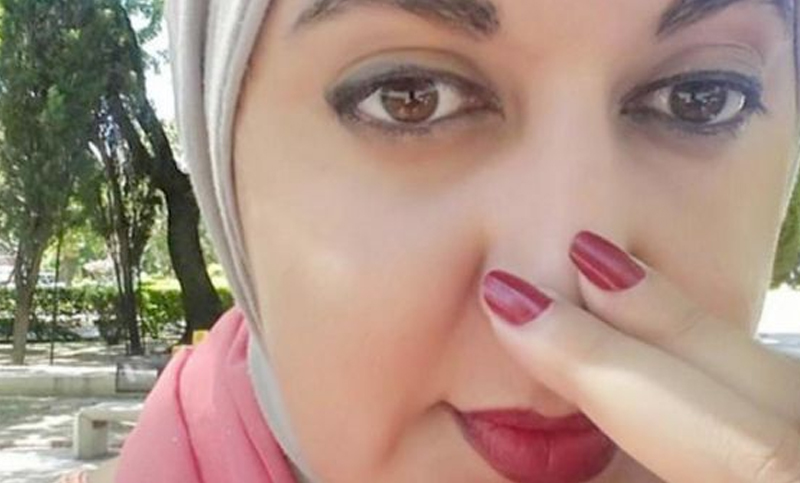 Musulmana denunció que la echaron de un banco por su vestimenta y la discriminaron