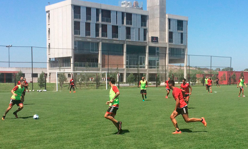 El plantel de Newell’s y la dirigencia llegaron a un acuerdo y la Lepra volvió a entrenar