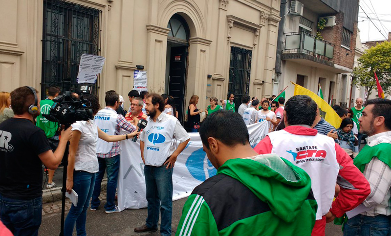 Santa Fe: acto frente a Radio Nacional por despido de cuatro trabajadores