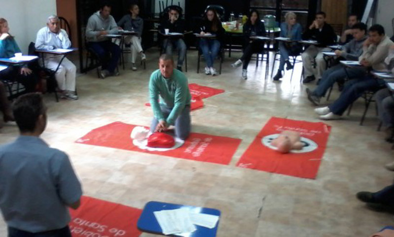Un rosarino salvó una vida en zona norte gracias a la reanimación cardiopulmonar