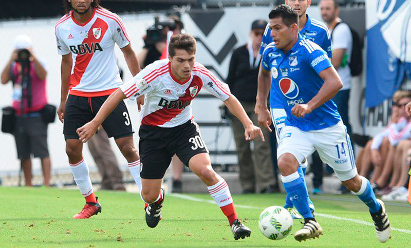 Con un tanto del santafesino Alario, River ganó en Orlando