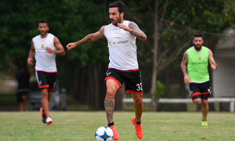Signos de mejora: Nacho Scocco entrenó con normalidad y se perfila para ser titular