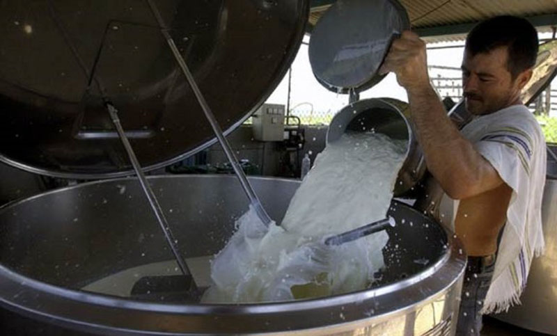 Los tamberos piden tomar «deuda internacional» para ayudar a productores