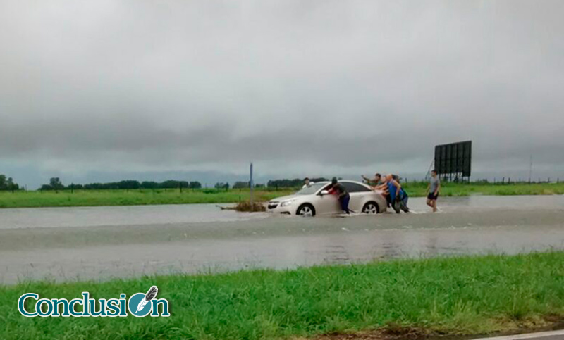 Temporal: rutas cortadas, evacuados y toda la región bajo agua